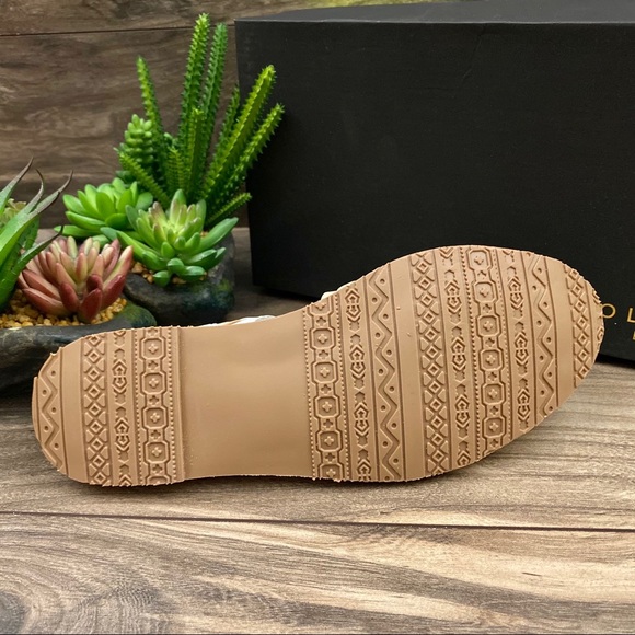 ❌SOLD❌NIB Very Volatile Fassio Woven Huarache Sandal - Picture 8 of 10